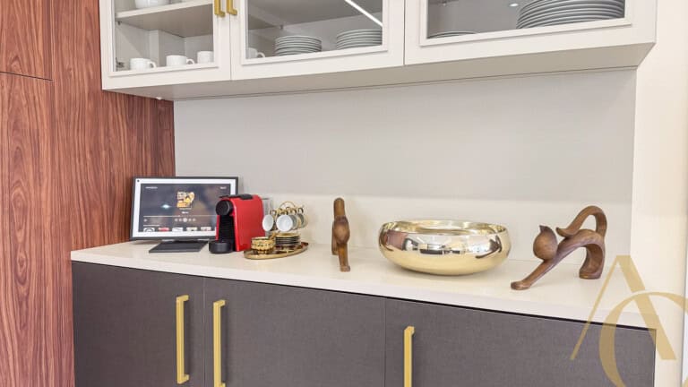 Apartamento à venda – 3 quartos sendo 2 suítes – Centro | Florianópolis/SC.