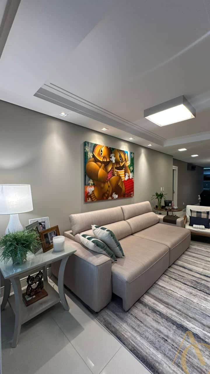 Apartamento à venda – 3 suítes – 3 vagas –  Centro | Florianópolis/SC.