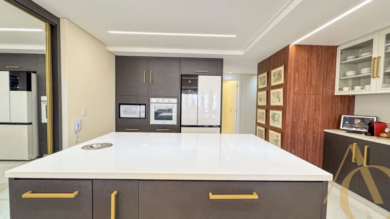 Apartamento à venda – 3 quartos sendo 2 suítes – Centro | Florianópolis/SC.