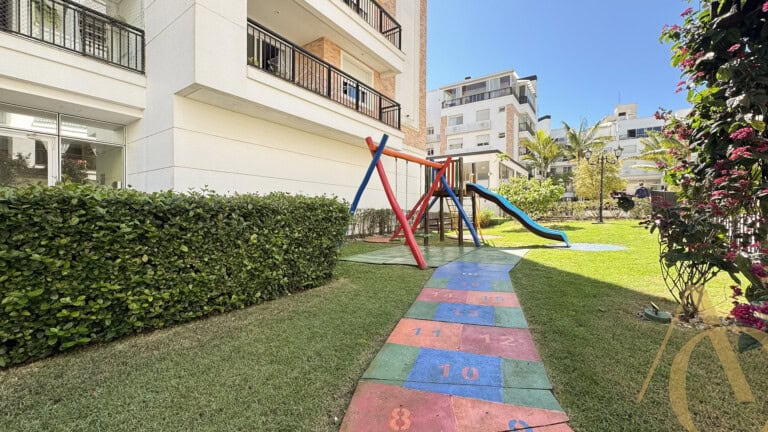 Apartamento para alugar – 3 quartos sendo 1 suíte – Abraão | Florianópolis/SC.