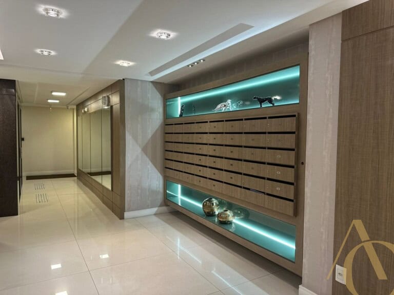 Apartamento à venda – 3 suítes – 3 vagas –  Centro | Florianópolis/SC.