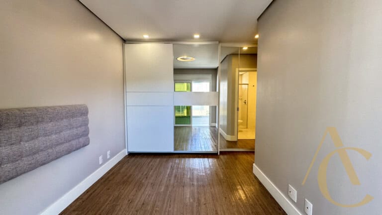 Apartamento para alugar – 1 suíte e 2 demi-suítes – Agronômica | Florianópolis/SC.