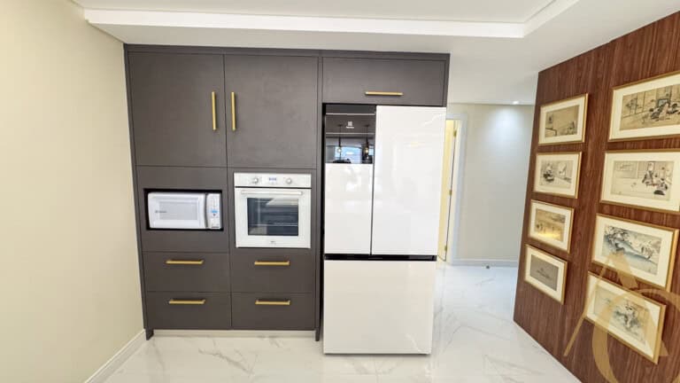 Apartamento à venda – 3 quartos sendo 2 suítes – Centro | Florianópolis/SC.