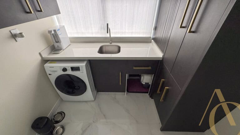 Apartamento à venda – 3 quartos sendo 2 suítes – Centro | Florianópolis/SC.