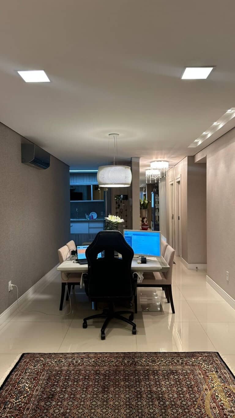 Apartamento à venda – 3 suítes – 3 vagas –  Centro | Florianópolis/SC.