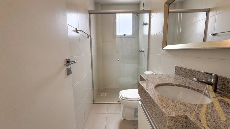 Apartamento para alugar – 2 quartos sendo 1 suíte – Centro, Florianópolis/SC.