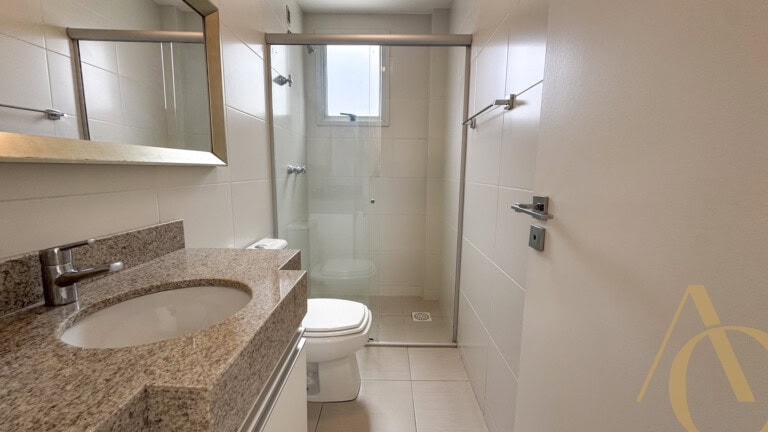 Apartamento para alugar – 2 quartos sendo 1 suíte – Centro, Florianópolis/SC.