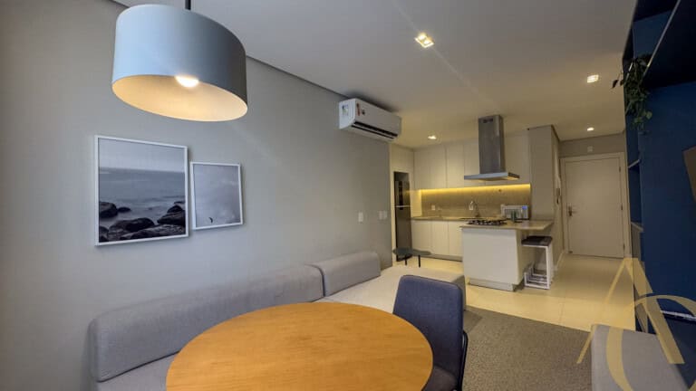 Apartamento para alugar – 2 quarto sendo 1 suíte, Centro – Florianópolis, SC.