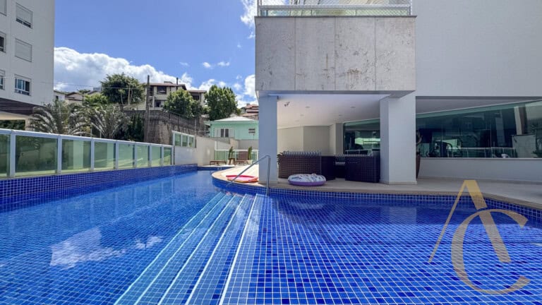 Apartamento para alugar – 1 suíte e 2 demi-suítes – Agronômica | Florianópolis/SC.