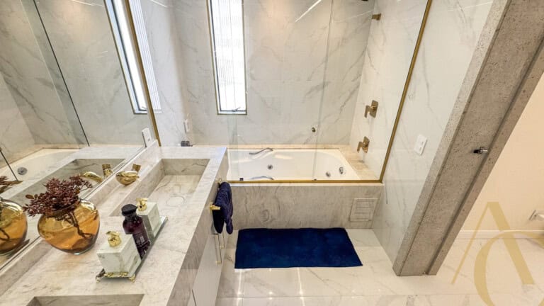 Apartamento à venda – 3 quartos sendo 2 suítes – Centro | Florianópolis/SC.