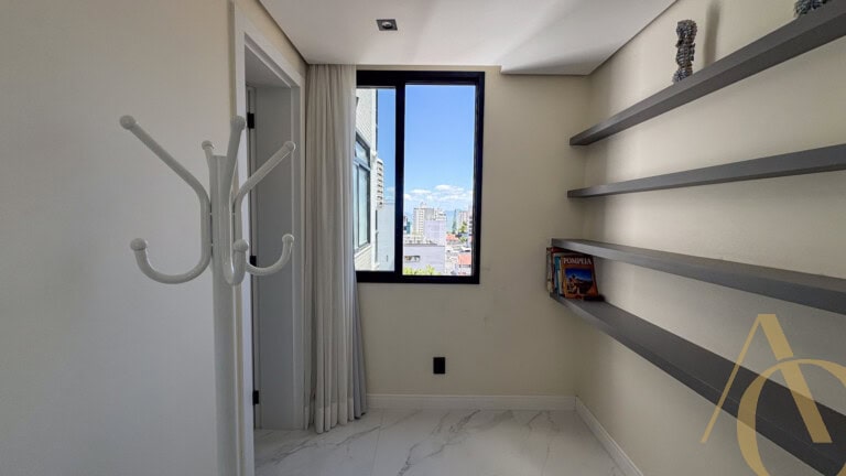 Apartamento à venda – 3 quartos sendo 2 suítes – Centro | Florianópolis/SC.