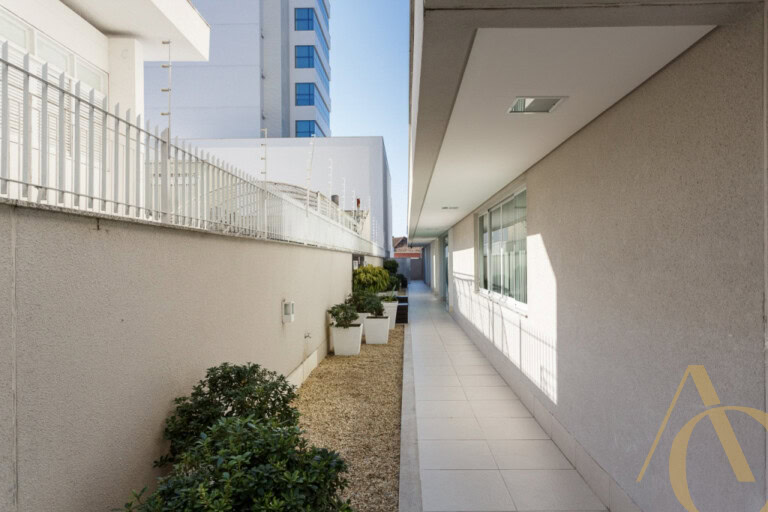 Apartamento para alugar – 2 quartos sendo 1 suíte – Centro, Florianópolis/SC.