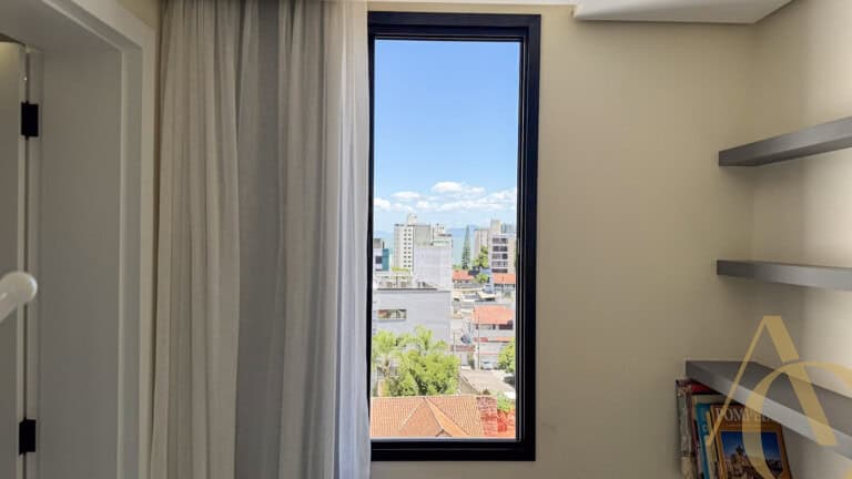 Apartamento à venda – 3 quartos sendo 2 suítes – Centro | Florianópolis/SC.