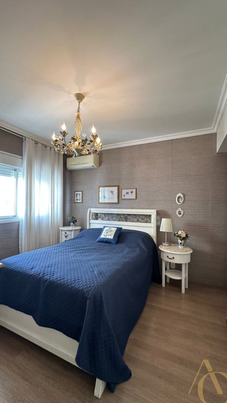 Apartamento à venda – 3 quartos sendo 2 suítes – Centro | Florianópolis/SC.