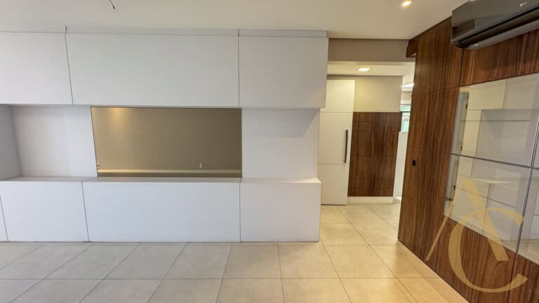 Apartamento para alugar – 1 suíte e 2 demi-suítes – Agronômica | Florianópolis/SC.