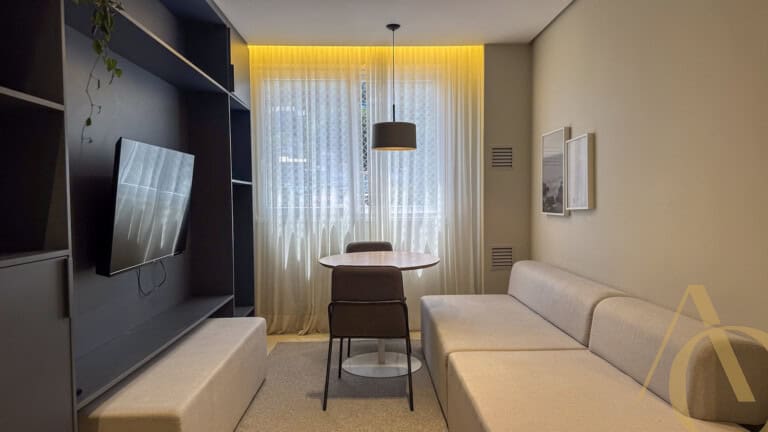 Apartamento para alugar – 2 quarto sendo 1 suíte, Centro – Florianópolis, SC.