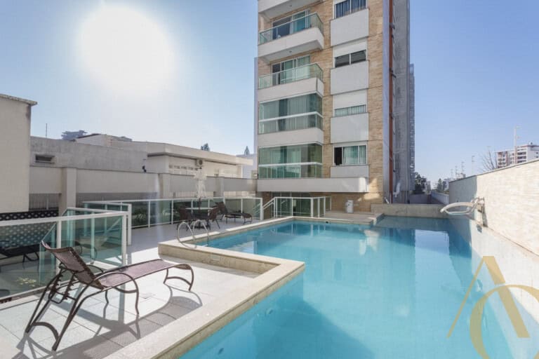 Apartamento para alugar – 2 quartos sendo 1 suíte – Centro, Florianópolis/SC.