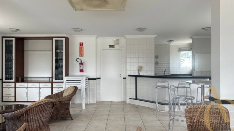 Apartamento à venda – 3 quartos sendo 2 suítes – Centro | Florianópolis/SC.