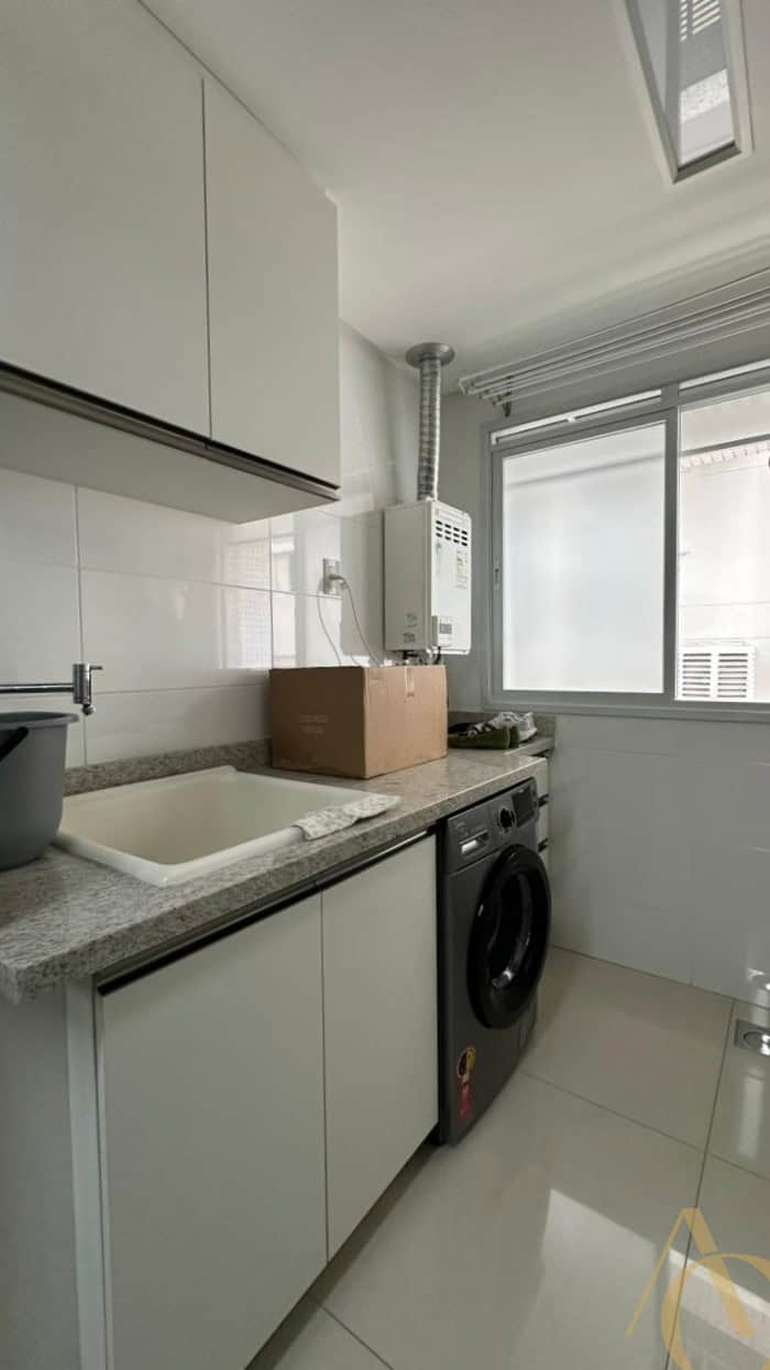 Apartamento à venda – 3 suítes – 3 vagas –  Centro | Florianópolis/SC.