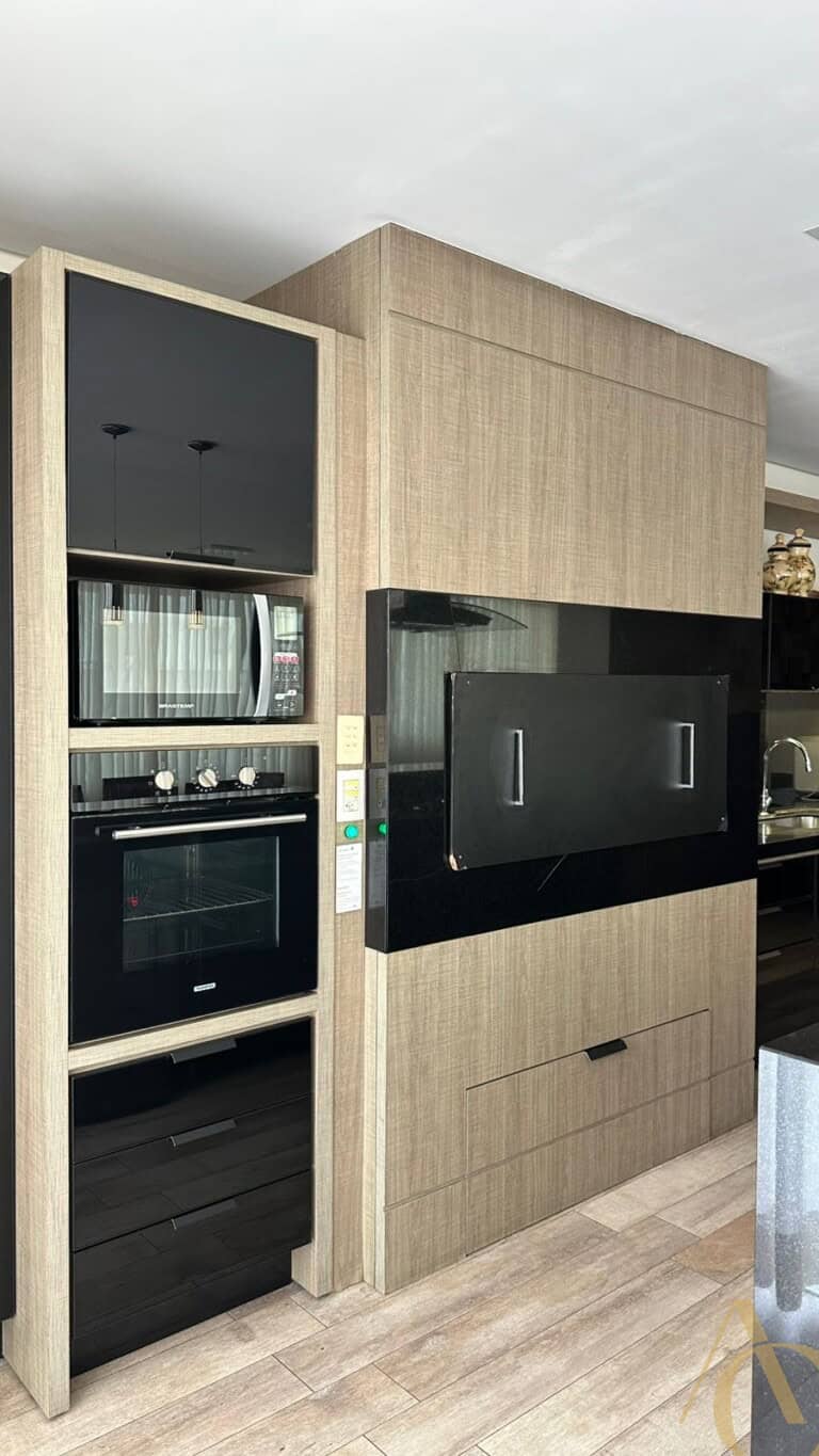 Apartamento à venda – 3 suítes – 3 vagas –  Centro | Florianópolis/SC.