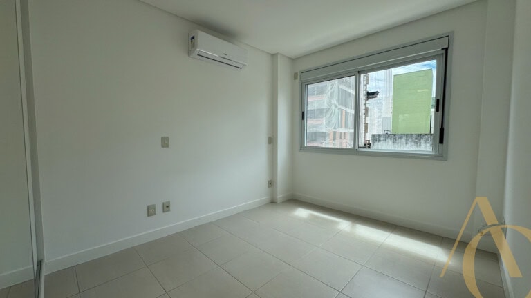 Apartamento para alugar – 2 quartos sendo 1 suíte – Centro, Florianópolis/SC.