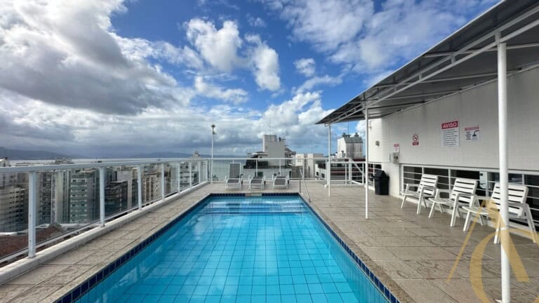 Apartamento à venda – 3 quartos sendo 2 suítes – Centro | Florianópolis/SC.