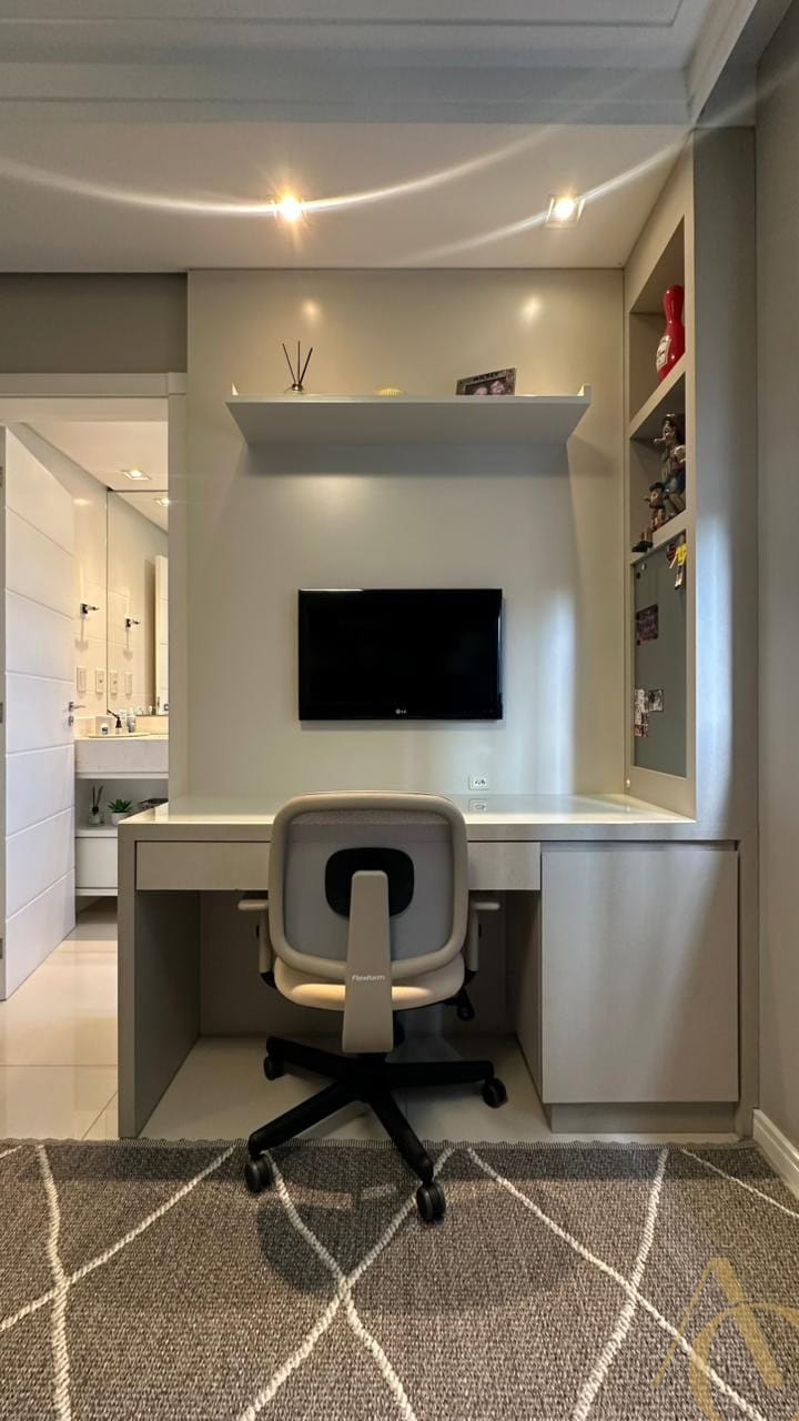 Apartamento à venda – 3 suítes – 3 vagas –  Centro | Florianópolis/SC.