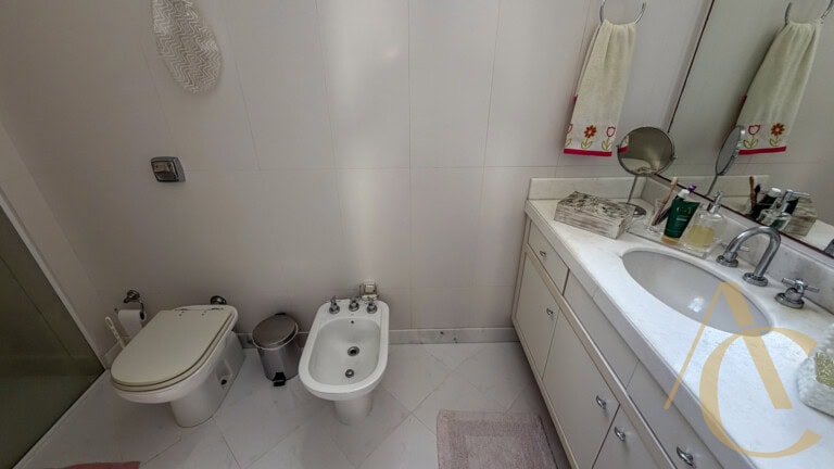 Apartamento à venda – 3 quartos sendo 1 suíte – vista mar – Centro | Florianópolis/SC
