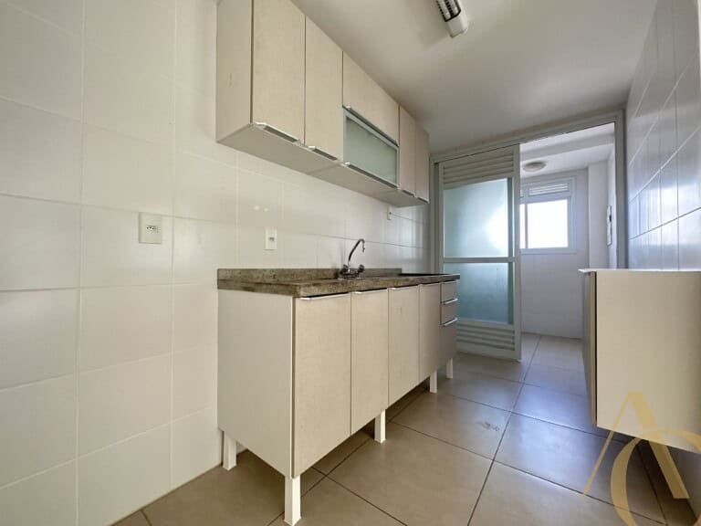 Apartamento para alugar – 3 quartos sendo 1 suíte – Abraão | Florianópolis/SC.