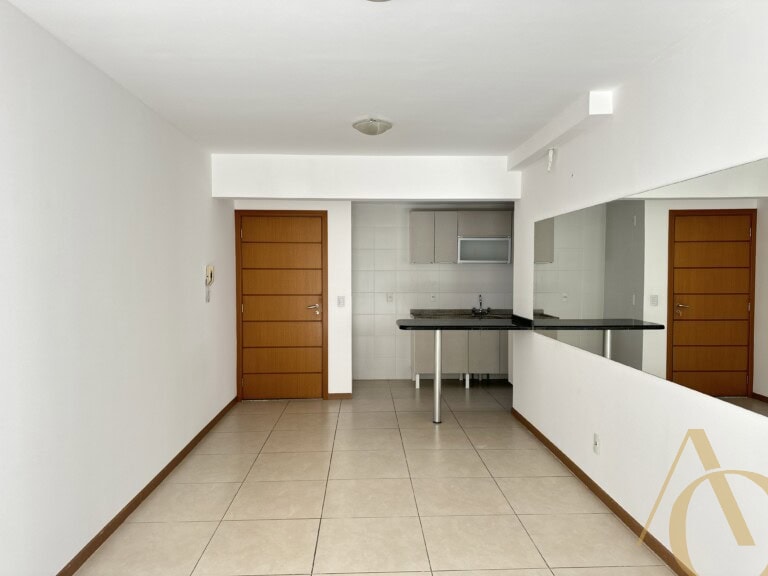 Apartamento para alugar – 3 quartos sendo 1 suíte – Abraão | Florianópolis/SC.