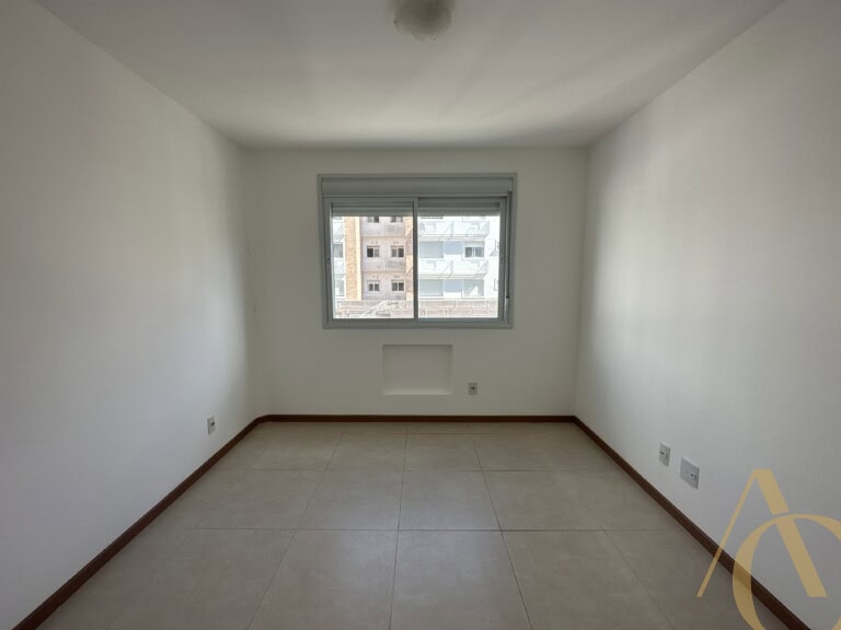 Apartamento para alugar – 3 quartos sendo 1 suíte – Abraão | Florianópolis/SC.