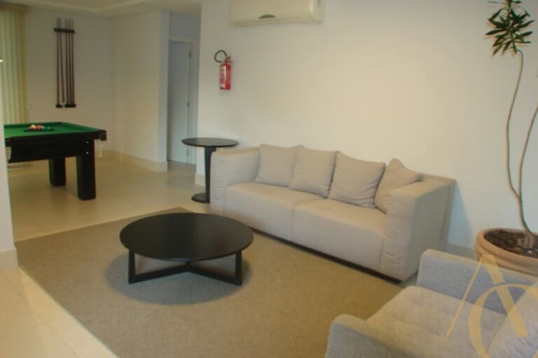 Apartamento para alugar – 2 quartos sendo 1 suíte – Centro, Florianópolis/SC.