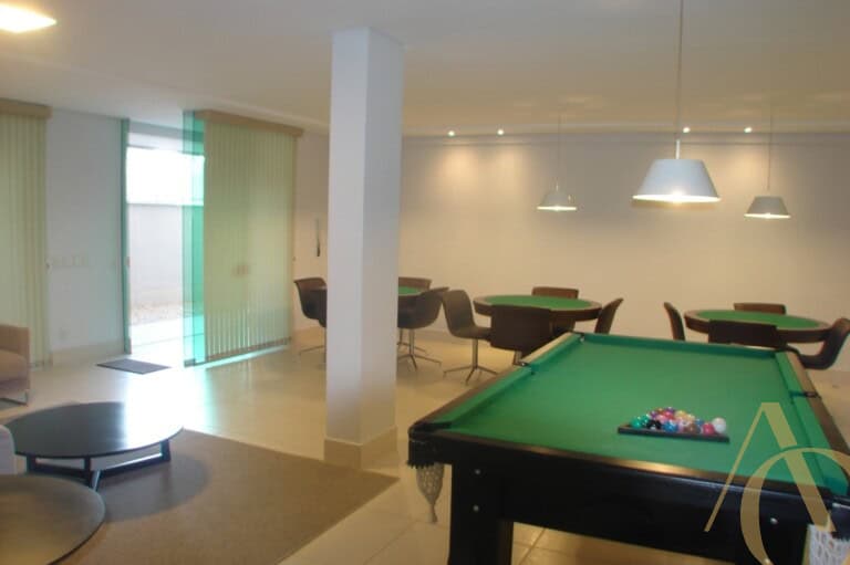 Apartamento para alugar – 2 quartos sendo 1 suíte – Centro, Florianópolis/SC.