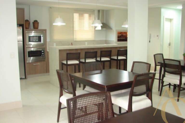 Apartamento para alugar – 2 quartos sendo 1 suíte – Centro, Florianópolis/SC.