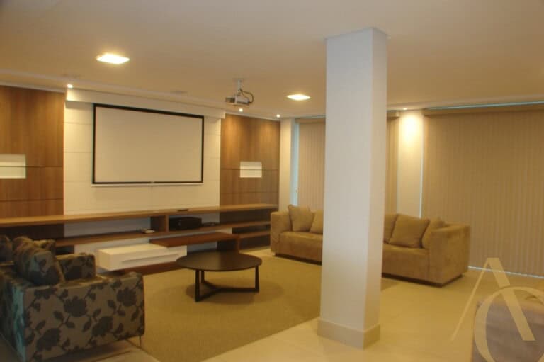 Apartamento para alugar – 2 quartos sendo 1 suíte – Centro, Florianópolis/SC.