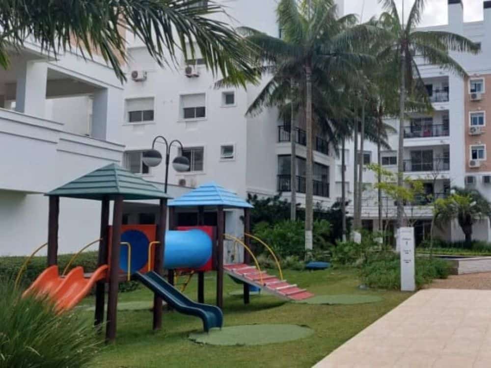 Conservação de jardins, limpeza e cuidado com áreas externas incluídos nas Despesas ordinárias de condomínio.