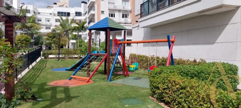 Apartamento para alugar – 3 quartos sendo 1 suíte – Abraão | Florianópolis/SC.