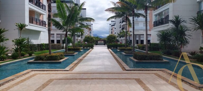 Apartamento para alugar – 3 quartos sendo 1 suíte – Abraão | Florianópolis/SC.