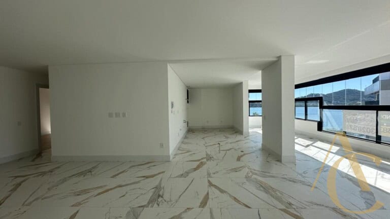 Apartamento à venda – 3 suítes – João Paulo – Florianópolis/SC.
