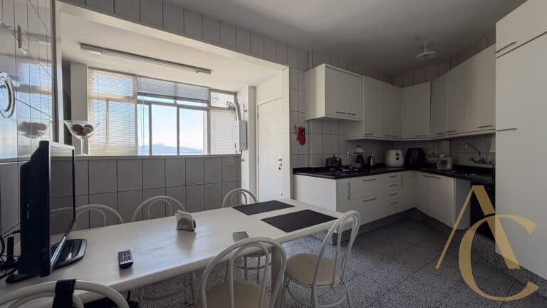 Apartamento à venda – 3 quartos sendo 1 suíte – vista mar – Centro | Florianópolis/SC