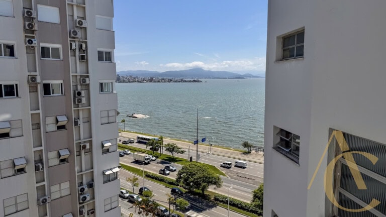 Apartamento à venda – 3 quartos sendo 1 suíte – vista mar – Centro | Florianópolis/SC