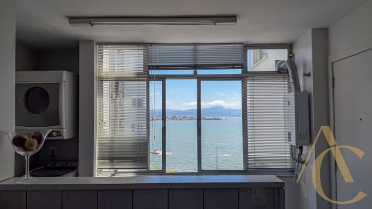 Apartamento à venda – 3 quartos sendo 1 suíte – vista mar – Centro | Florianópolis/SC