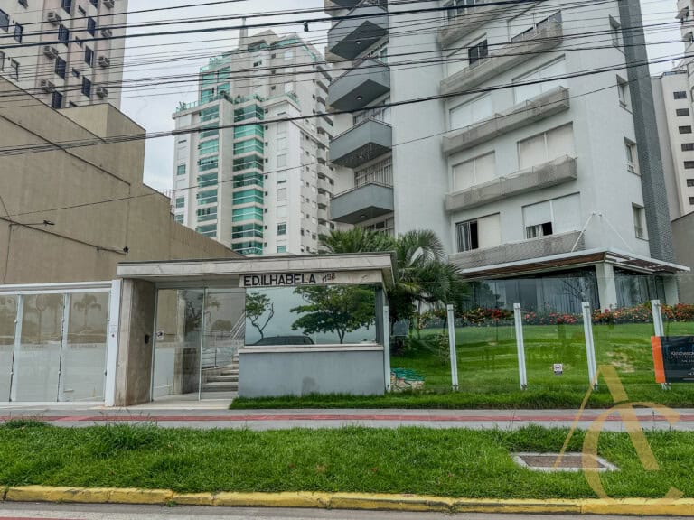 Apartamento à venda – 3 quartos sendo 1 suíte – vista mar – Centro | Florianópolis/SC