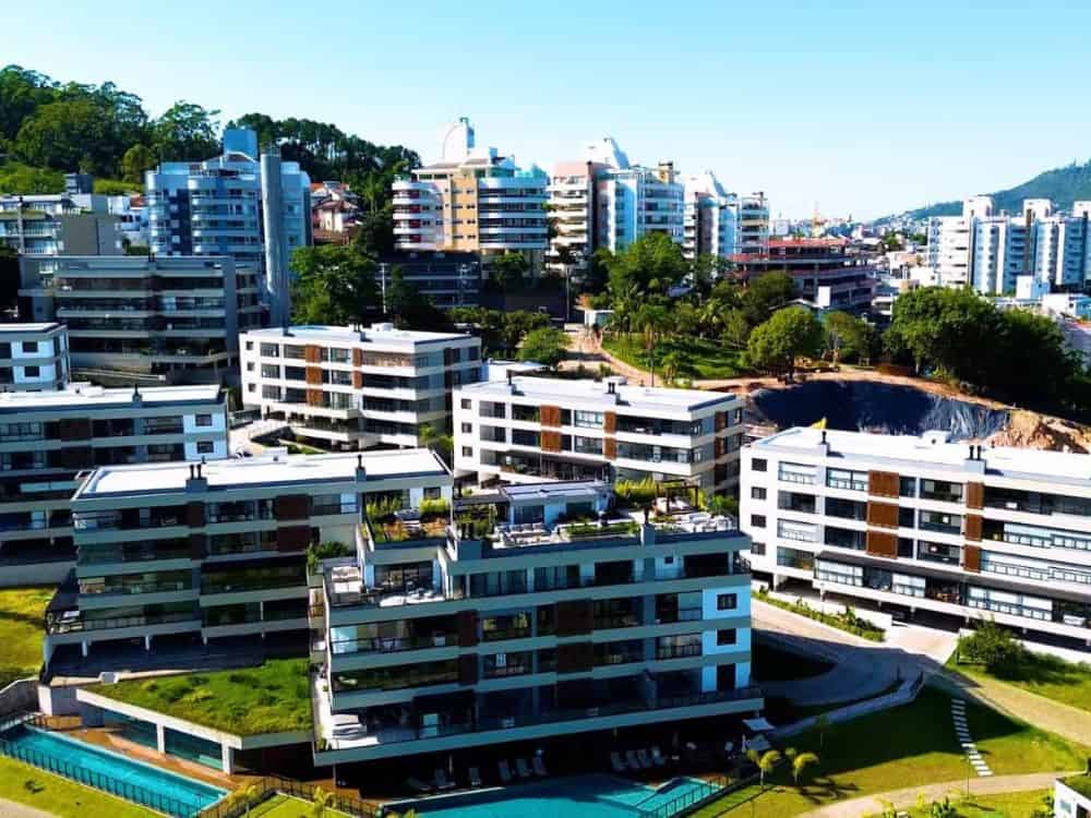 Intervenções estruturais em condomínios residenciais estão associadas às despesas extraordinárias de condomínio previstas para melhorias e obras.