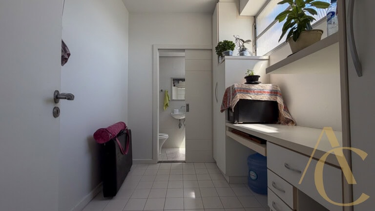 Apartamento à venda – 3 quartos sendo 1 suíte – vista mar – Centro | Florianópolis/SC