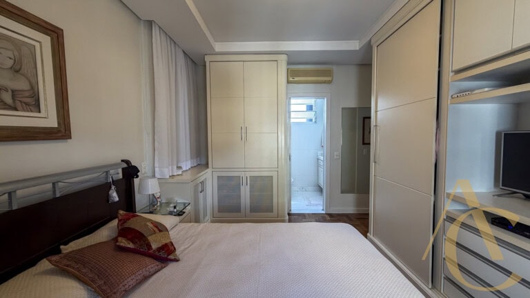 Apartamento à venda – 3 quartos sendo 1 suíte – vista mar – Centro | Florianópolis/SC