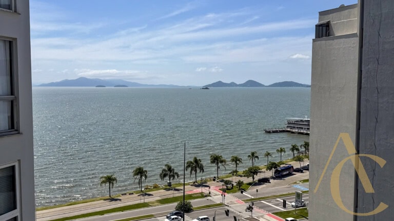 Apartamento à venda – 3 quartos sendo 1 suíte – vista mar – Centro | Florianópolis/SC
