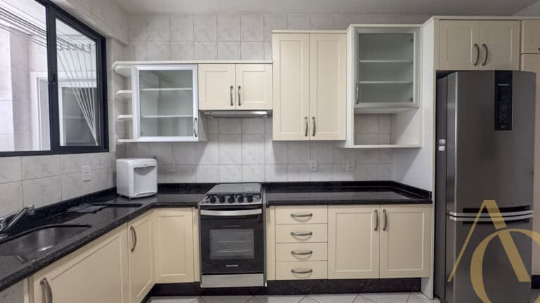 Apartamento para alugar – 3 quartos sendo 1 suíte – Centro | Florianópolis/SC