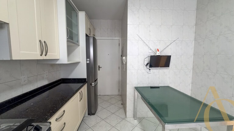 Apartamento para alugar – 3 quartos sendo 1 suíte – Centro | Florianópolis/SC