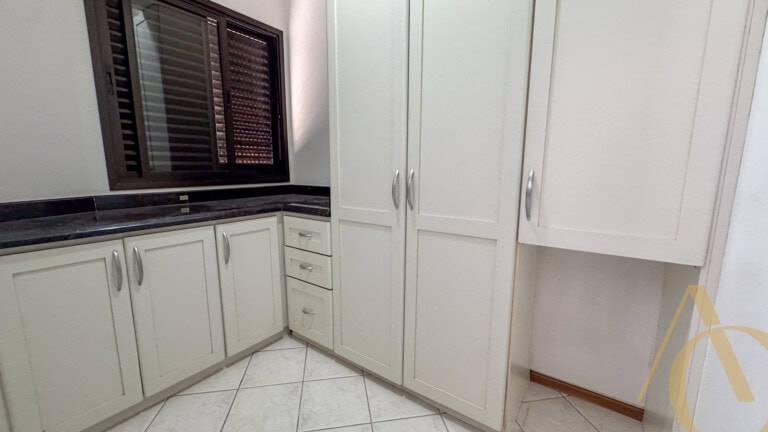 Apartamento para alugar – 3 quartos sendo 1 suíte – Centro | Florianópolis/SC